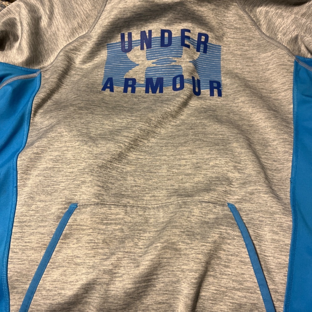 Sweatshirt - Picture 2 of 4
